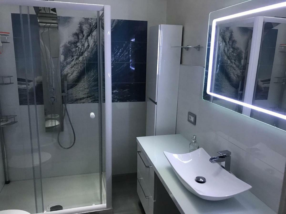 שאקה Deluxe Home Appartamento מראה חיצוני תמונה